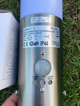 Venkovní nástěnné světlo LED se senzorem - 3