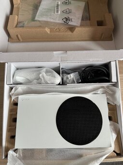 Prodám Xbox Series S 512GB SSD - 3