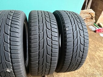 prodám zimní 185/55/15 Semperit - 3