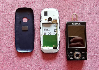 Starý mobil Nokia a Sony Ericsson - 3