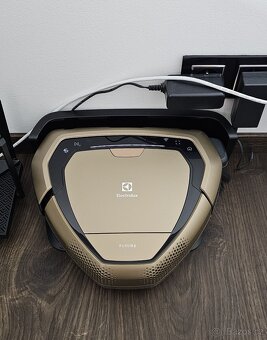 Robotický vysavač Electrolux PI92-6DGM - 3