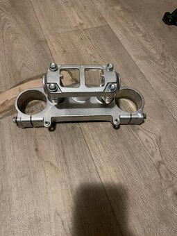 Přední brýle na Suzuki - 3