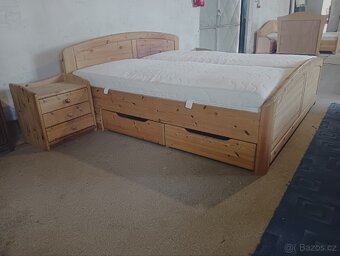 Selská postel se šuplíky a stolky. - 3