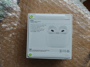 AirPods (3. generace) s Lightning nabíjecím pouzdrem - 3