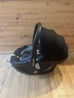 MAXI-COSI Pebble 360 + 2x Isofix - 3