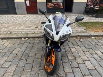 Yamaha R1 RN-09 - 3