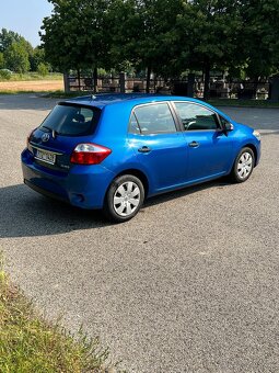 Toyota Auris 1.6 najeto 24400 km původ ČR 1.majitel - 3
