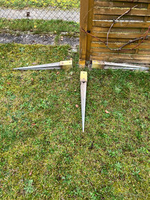 Pozink patky na ukotvení trámů do země - 3