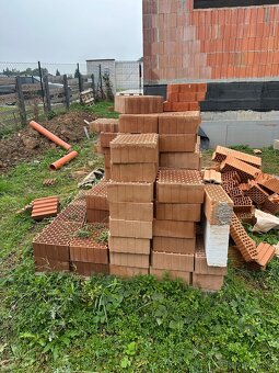 Cihly Porotherm 30 P10 zbytky - 3