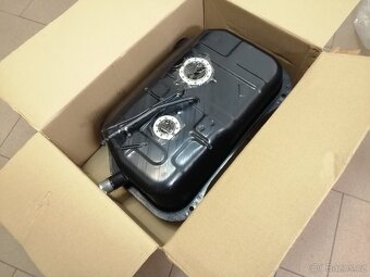 Nádrž Suzuki Samurai. - 3