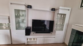 TV STOLEK BÍLÝ LESK - 3