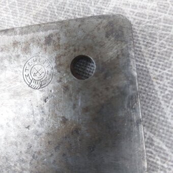 Starý značený sekaček. - 3