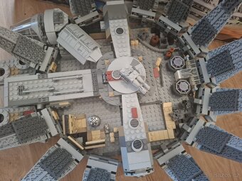 Lego Star wars 75105 millenium falcon - 3