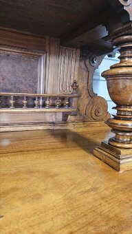 Kredenc starožitný - 3