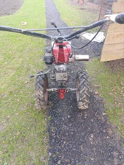 Robí rekord 151 kultivátor - 3