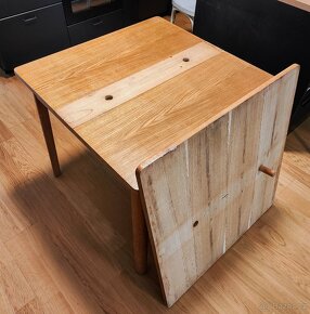 Starší dřevěný rozkládací stůl - 3