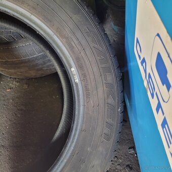 Falken 235/60R18 - 3