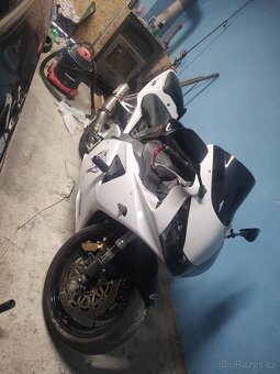 Honda fireblade 954rr - 3
