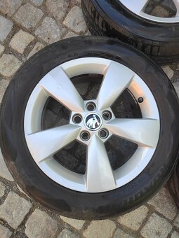 Prodám orig alu 15 škoda Fabia Rapid 5x100 ET 38 letní k. O - 3