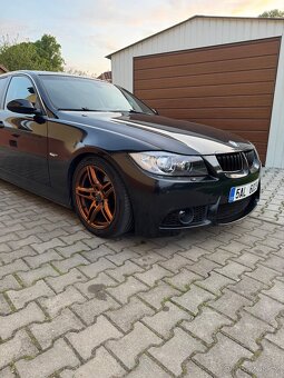 Prodám BMW e90 330d 195kw - 3