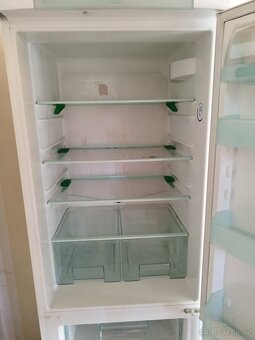 Prodám lednici s mrazákem - 3