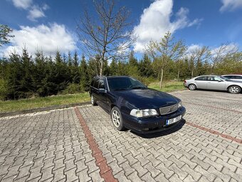 Volvo V70 2,5TDI 103KW - 3