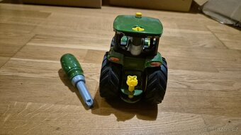 Skládací - šroubovací traktor John Deere - 3