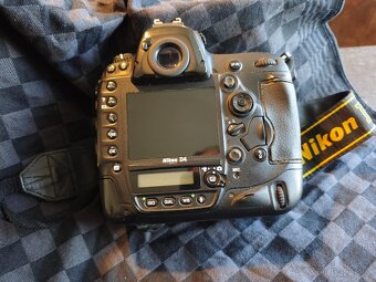 Nikon D4 - 3