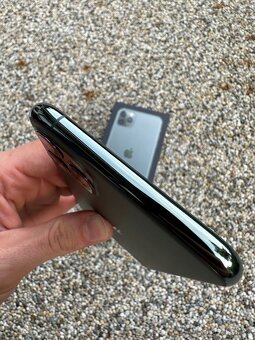 iPhone 11 pro max - baterie 100% - 3