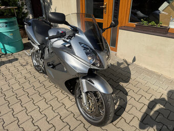 Honda VFR 800 - 3