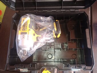 DeWALT DCF964NT Aku rázový utahovák - 3
