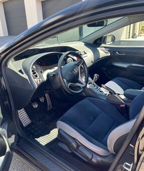 HONDA CIVIC 2.2 i-DTEC ,2008 Cena: 75 000 Kč - 3