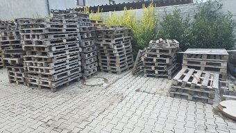 Palety na paleni za odvoz cca 150 kusu - 3