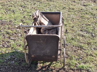 Starý kočárek - 3
