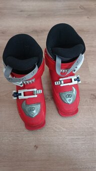 Sjezdové lyže 80 a přeskáče 17 - 3