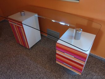 Prodám 2 skříně a 1 stůl do dětského pokoje - 3