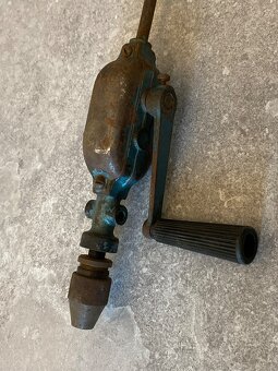 Stará ruční vrtačka - 3