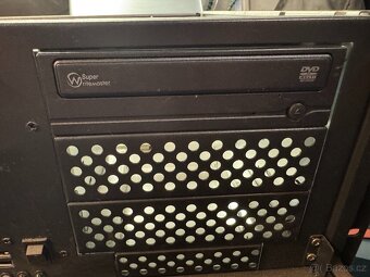 Skříň serverová - 3