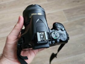 Nikon D3500 + 3 objektivy + další výbava - 3