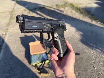 Airsoft CZ p-07 duty co2 + vybavení V ZÁRUCE - 3