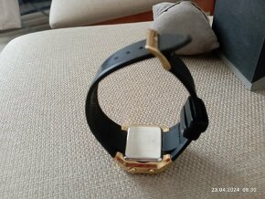 Prodám digit.hodinky GUESS.Freestylovou koloběžku... - 3