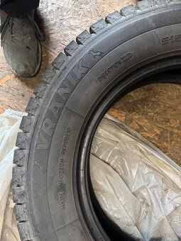Pneu Vraník 215/65 R17 zimní - 3