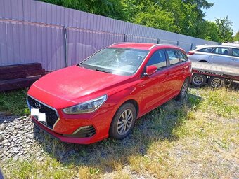 Hyundai I30 1.6CRDi 85kw, r.2019, klima, poškozen motor - 3