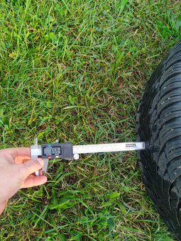 Kola 215/65 R16, zimní pneu Nokian - 3