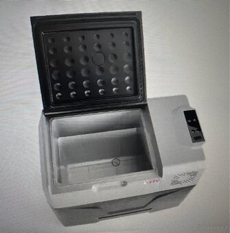 Prodám autoledničku kompresorovou 12/24V a možno i 230V - 3