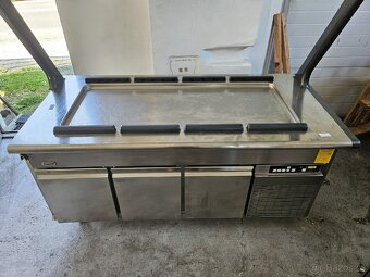 Chladící bufetový stůl Zanussi - 3