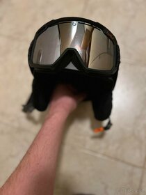 Lyžařská helma s brýlemi - 3