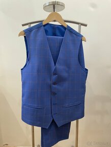 Modrý kostkovaný oblek - 3