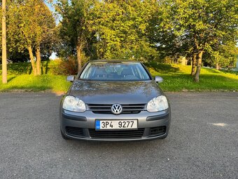 VW Golf 5 1.6 - 3