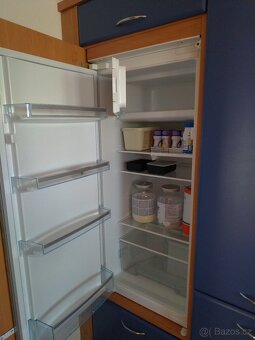 PRODÁM starší vestavnou lednici BOSCH - 3